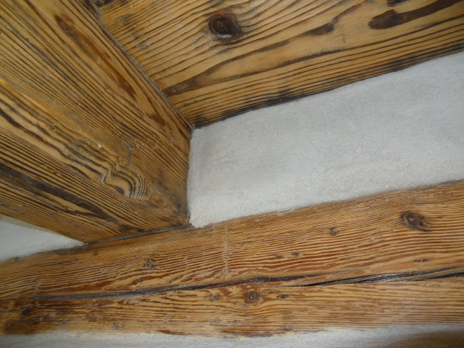Holzbalkendecke mit Schiffchen Kulturdenkmalhaus Holzbalkendecke mit Schiffchen Kulturdenkmalhaus